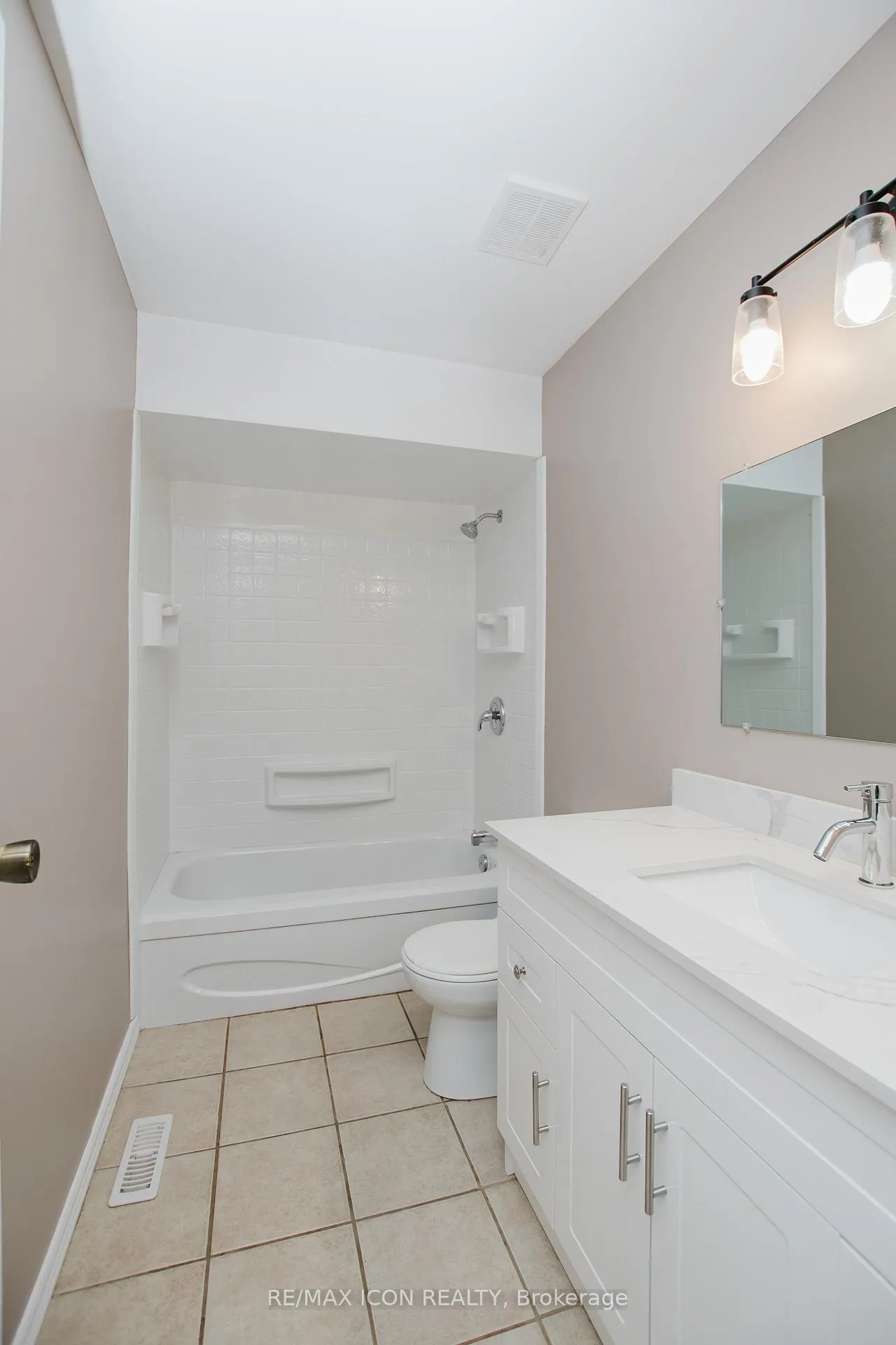 Photo 17 of 8332 Mundare Crescent, Niagara Falls, Chippawa — HOMEH
