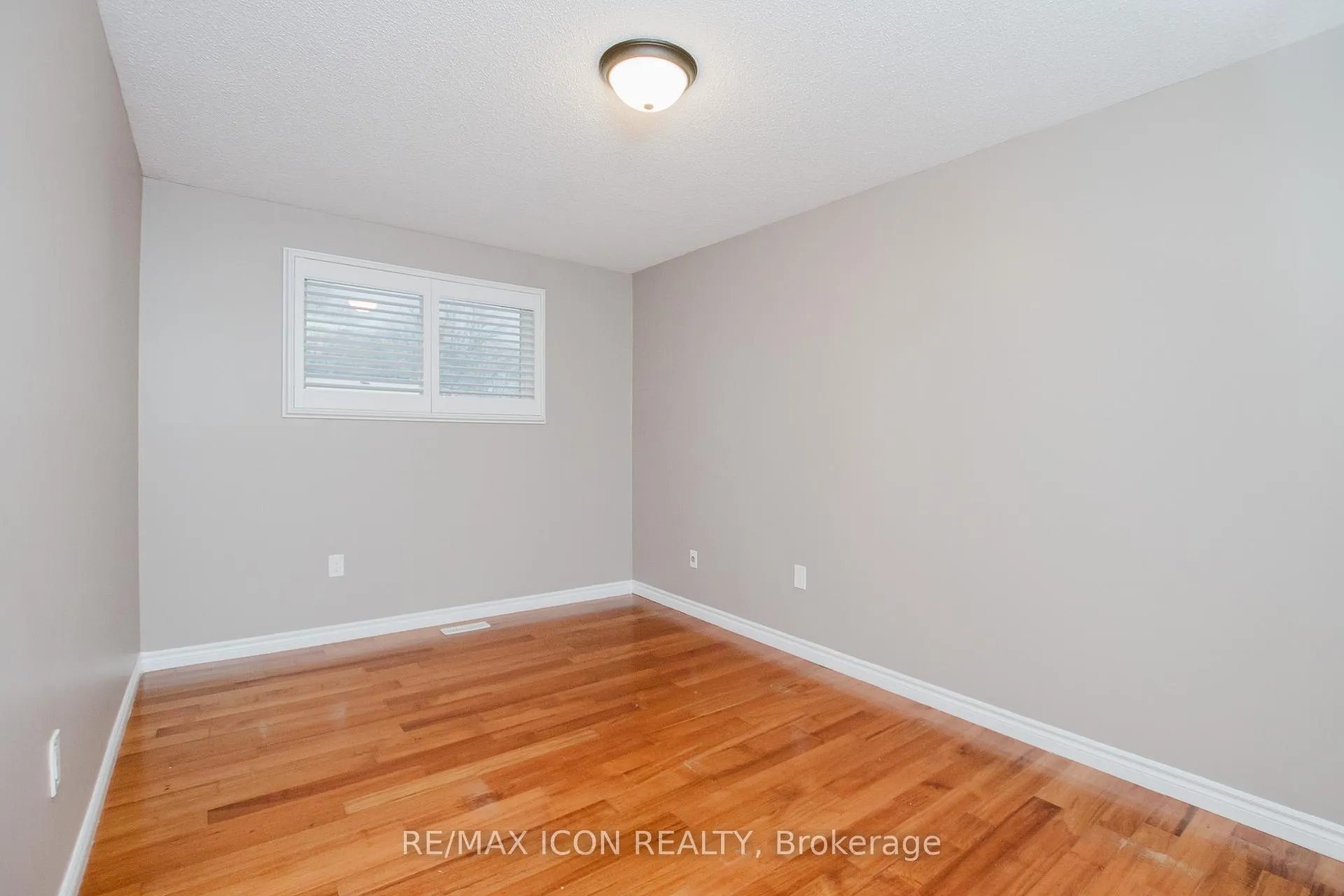 Photo 18 of 8332 Mundare Crescent, Niagara Falls, Chippawa — HOMEH