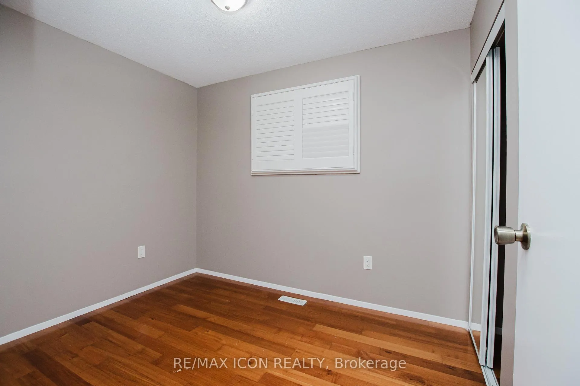 Photo 21 of 8332 Mundare Crescent, Niagara Falls, Chippawa — HOMEH