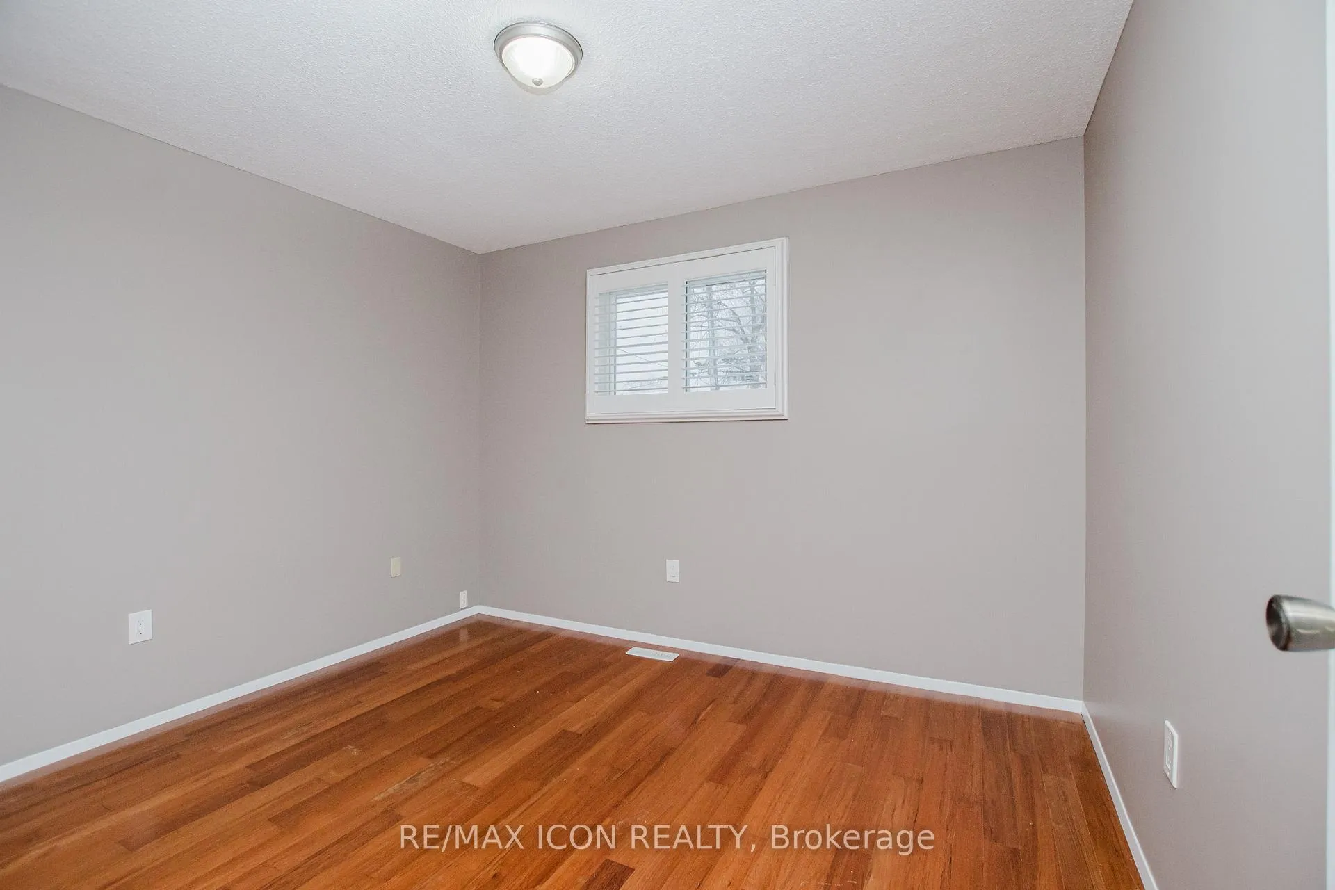 Photo 24 of 8332 Mundare Crescent, Niagara Falls, Chippawa — HOMEH