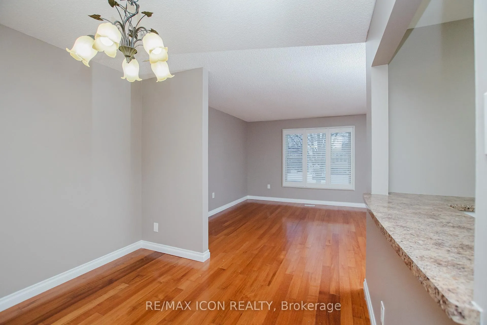 Photo 28 of 8332 Mundare Crescent, Niagara Falls, Chippawa — HOMEH