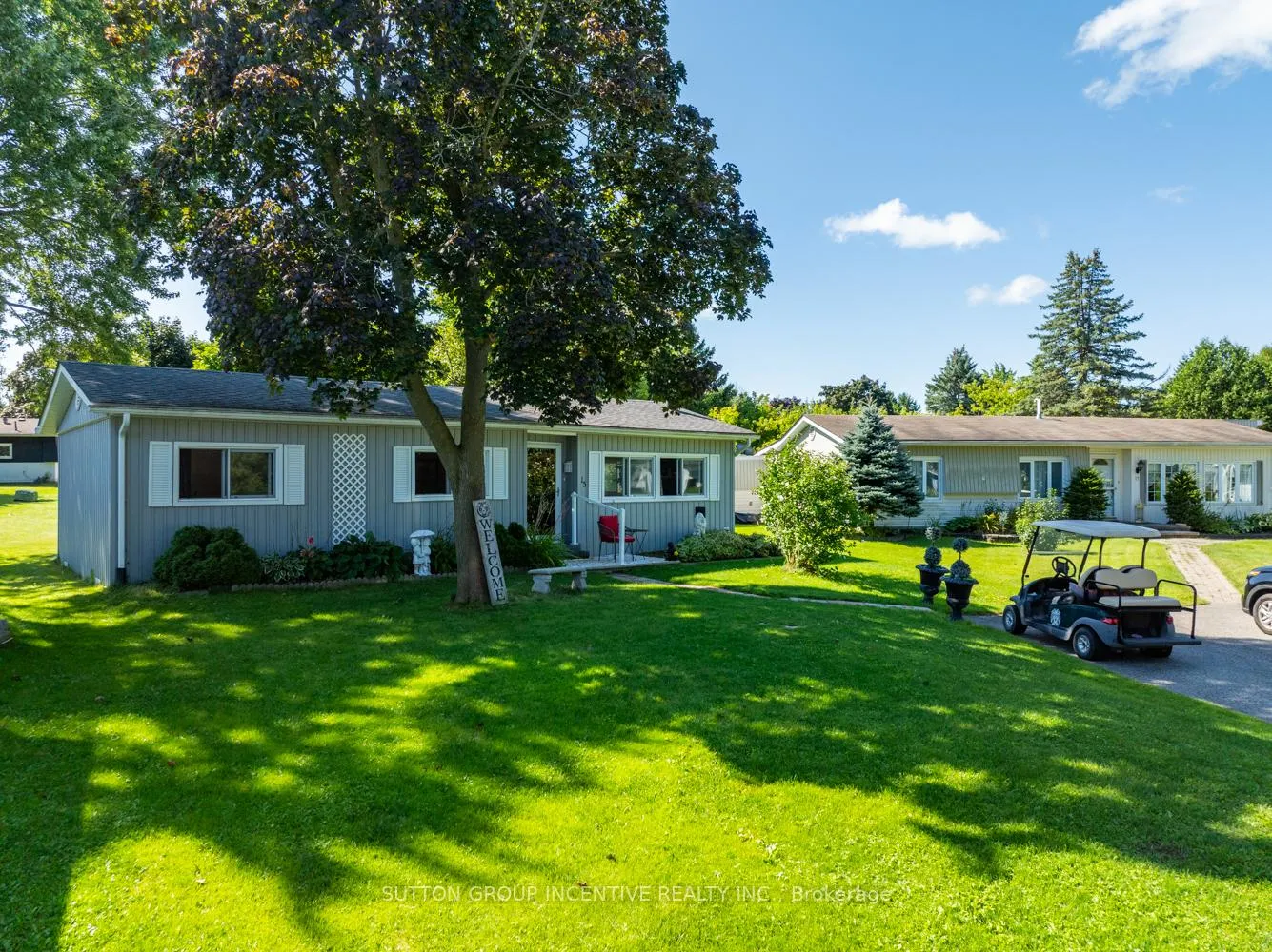 Photo 1 of 15 Maple Court, Innisfil, Rural Innisfil — HOMEH