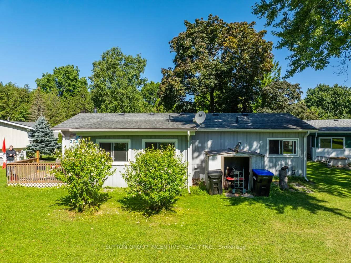 Photo 4 of 15 Maple Court, Innisfil, Rural Innisfil — HOMEH