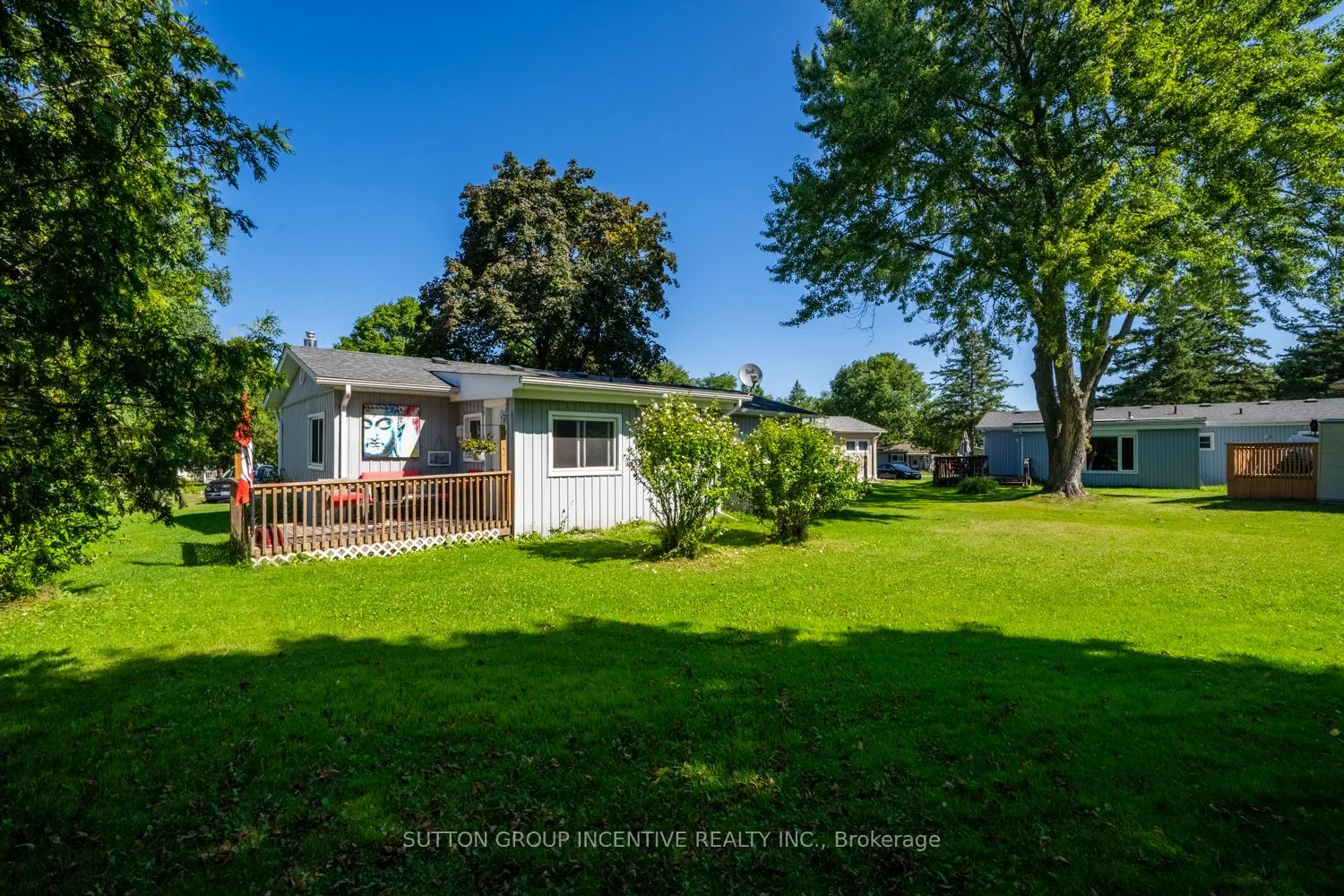 Photo 5 of 15 Maple Court, Innisfil, Rural Innisfil — HOMEH