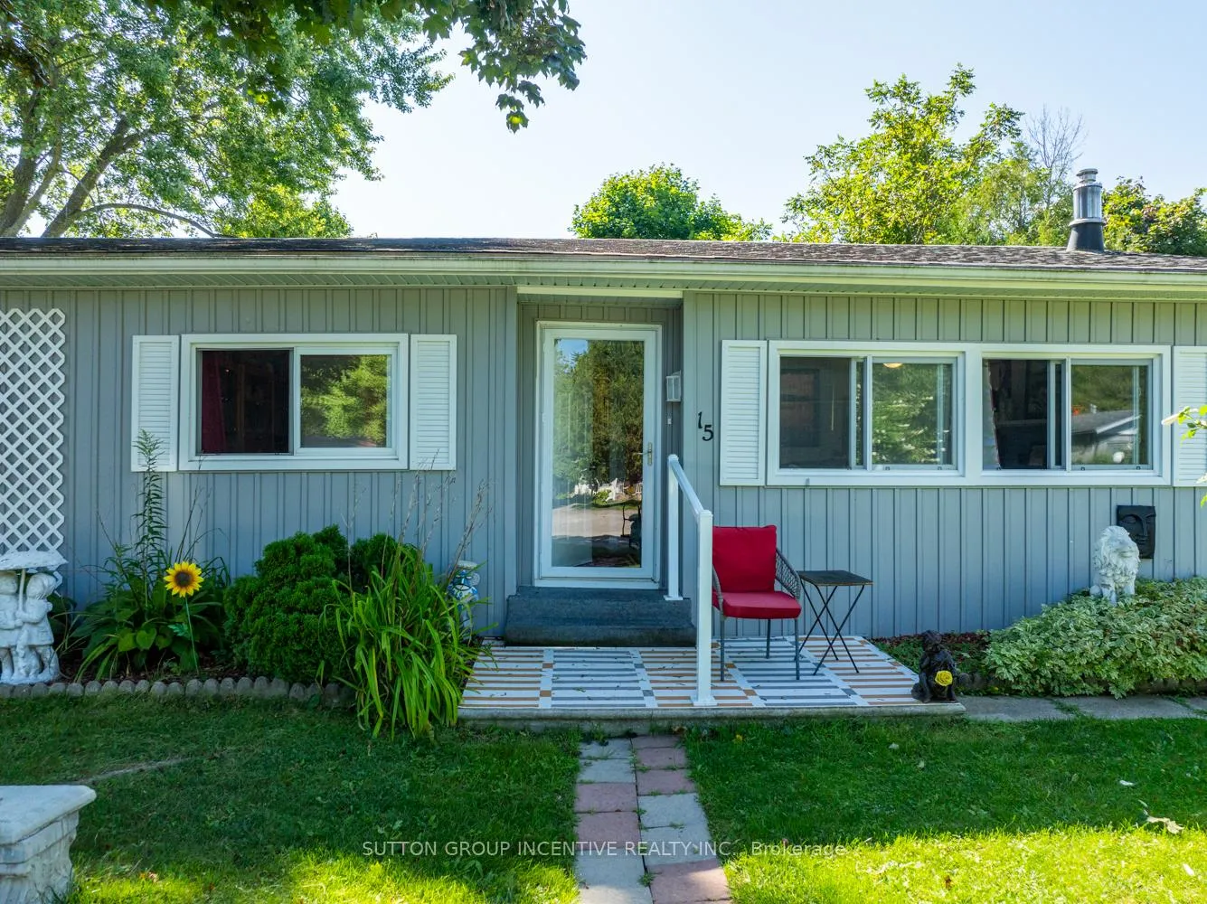 Photo 7 of 15 Maple Court, Innisfil, Rural Innisfil — HOMEH