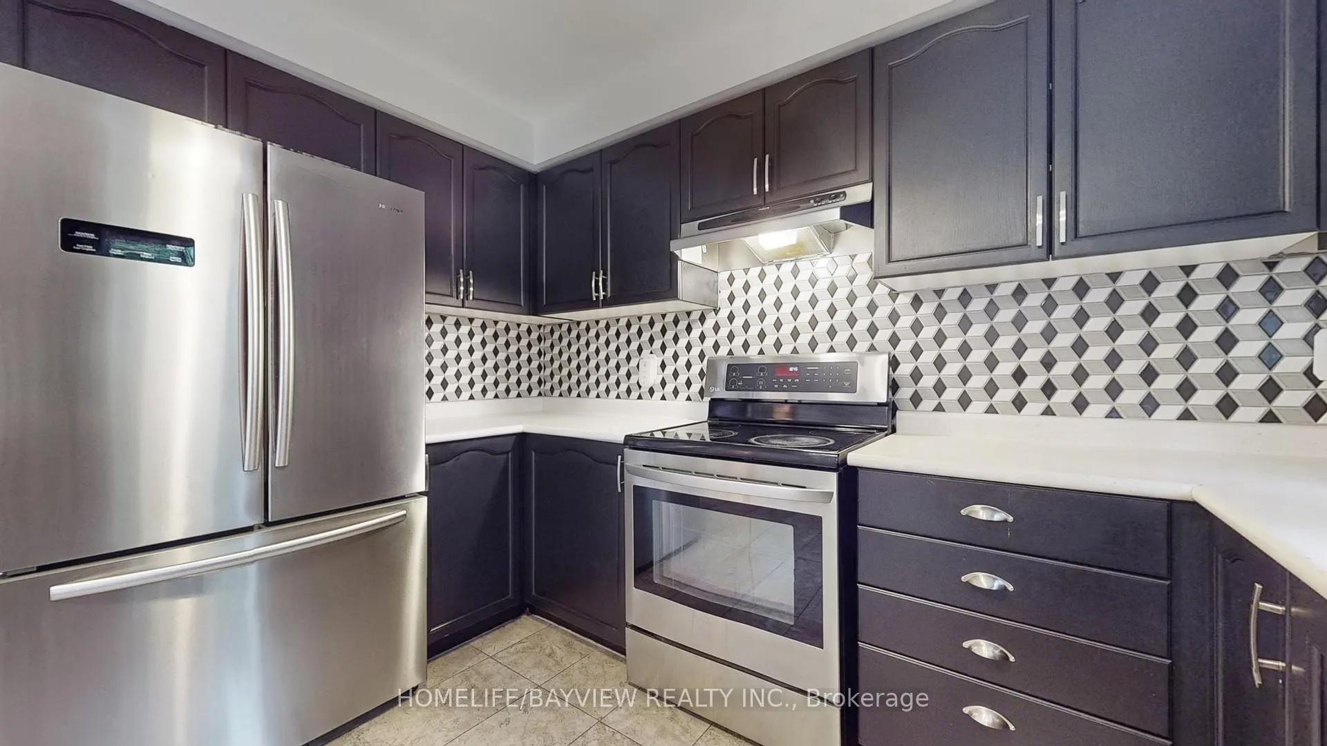 Photo 5 of 51 Emms Drive, Barrie, Holly — HOMEH