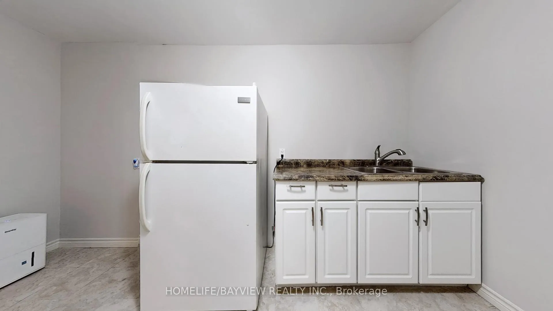 Photo 14 of 51 Emms Drive, Barrie, Holly — HOMEH