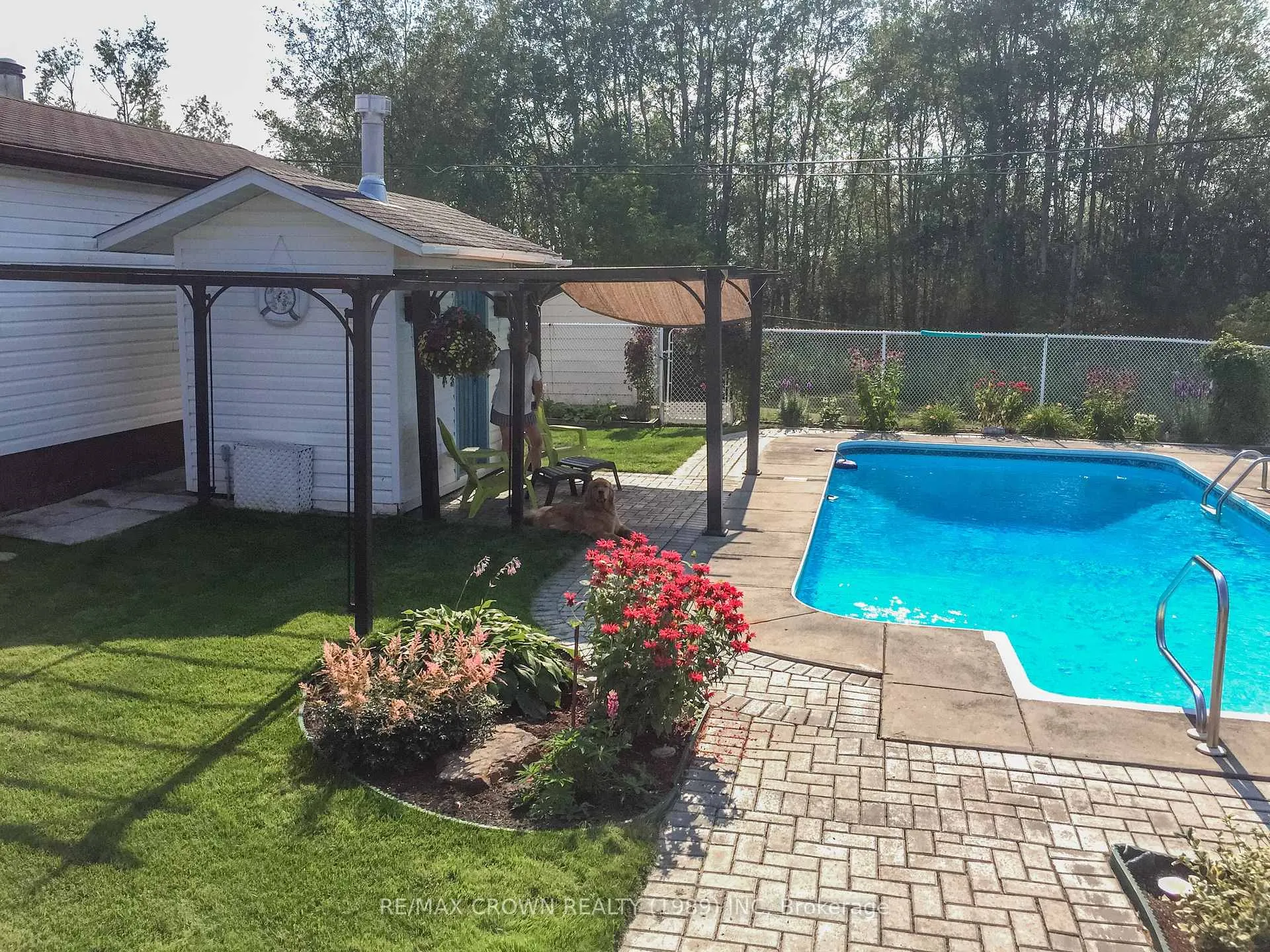 Photo 4 of 22 Pine Crescent, Kapuskasing — HOMEH