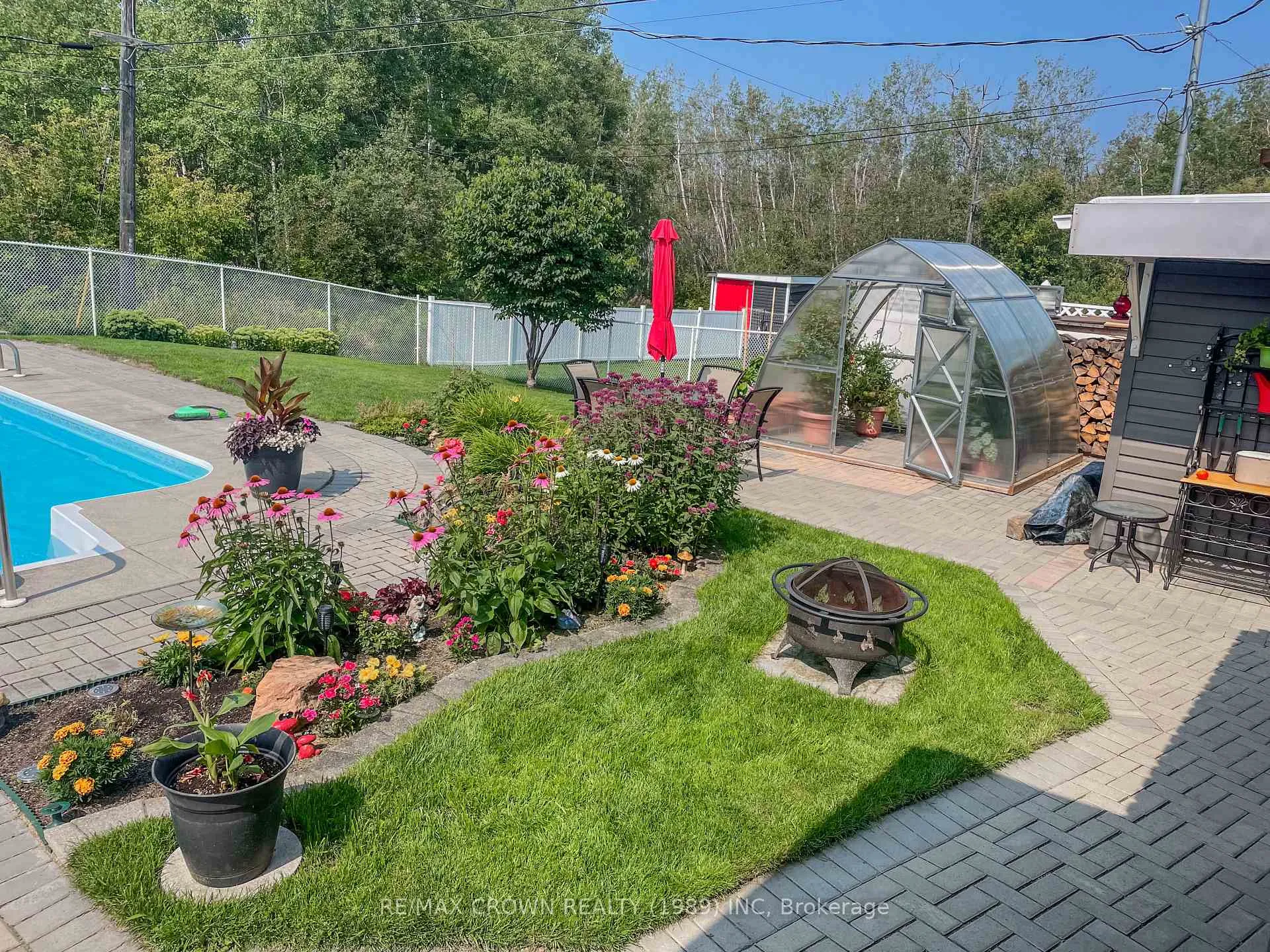Photo 8 of 22 Pine Crescent, Kapuskasing — HOMEH
