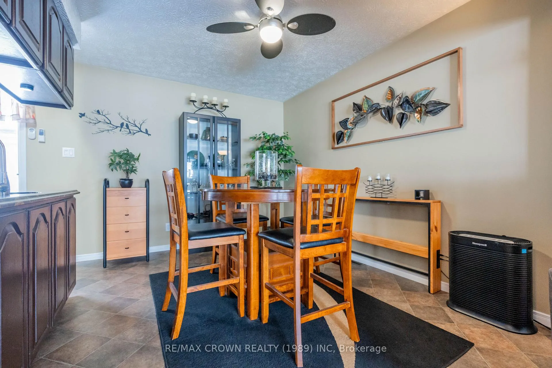 Photo 17 of 22 Pine Crescent, Kapuskasing — HOMEH