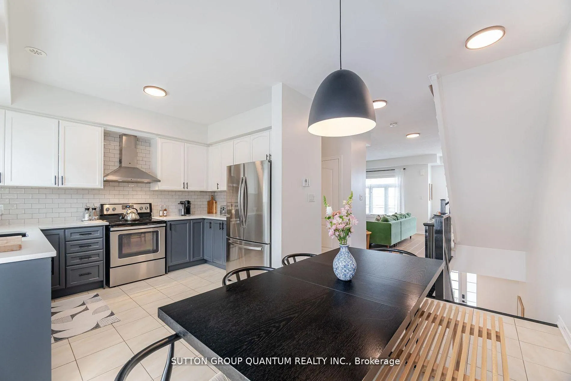 Photo 9 of 110 Borers Creek Circle, Hamilton, Waterdown — HOMEH
