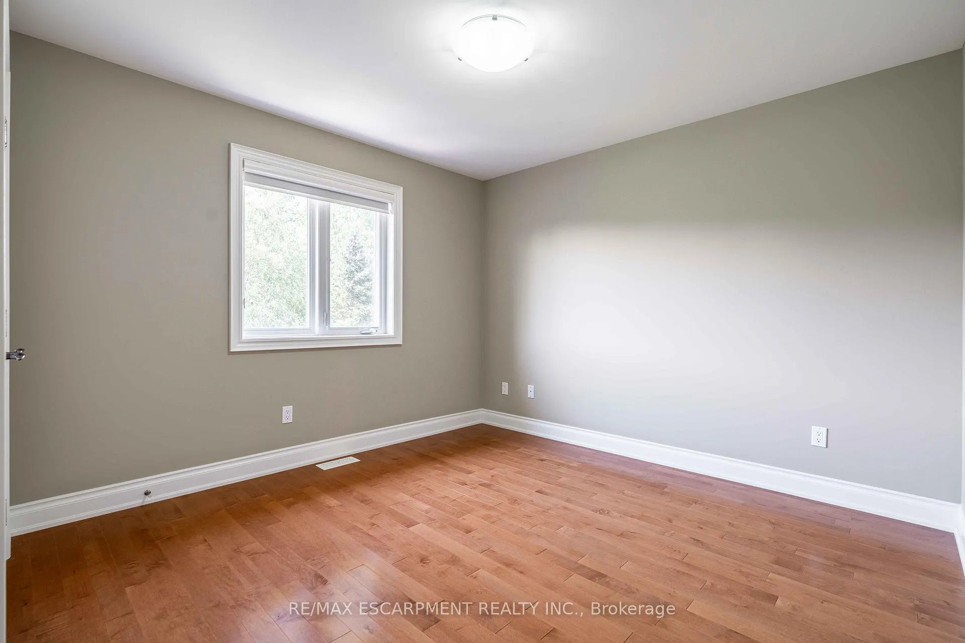 Photo 30 of 119 Tollgate Drive, Hamilton, Ancaster — HOMEH