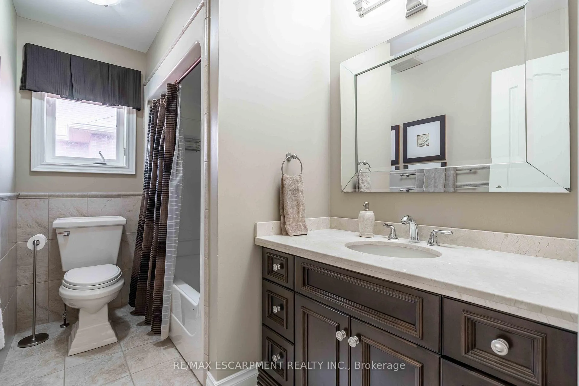 Photo 32 of 119 Tollgate Drive, Hamilton, Ancaster — HOMEH