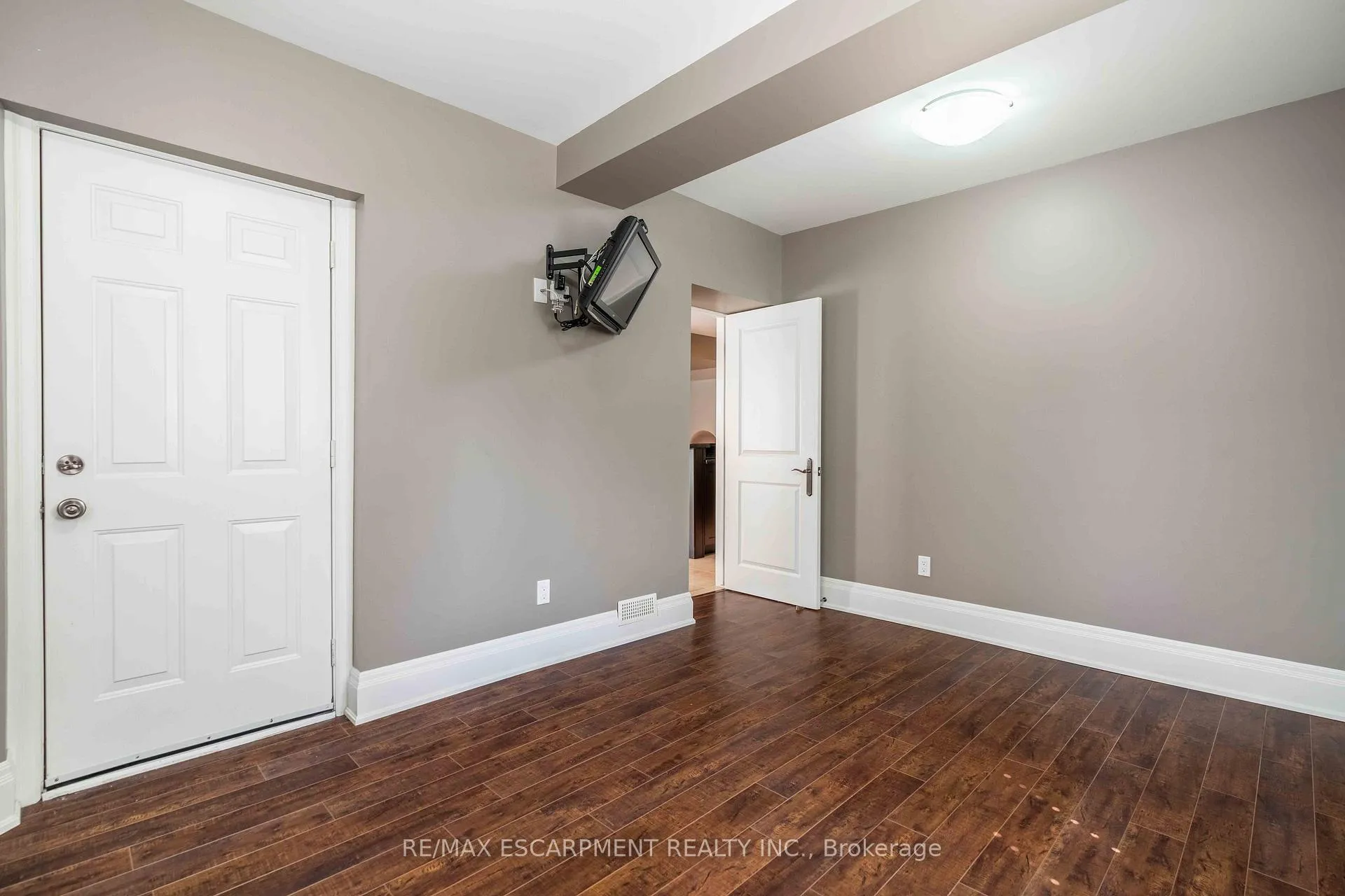 Photo 40 of 119 Tollgate Drive, Hamilton, Ancaster — HOMEH