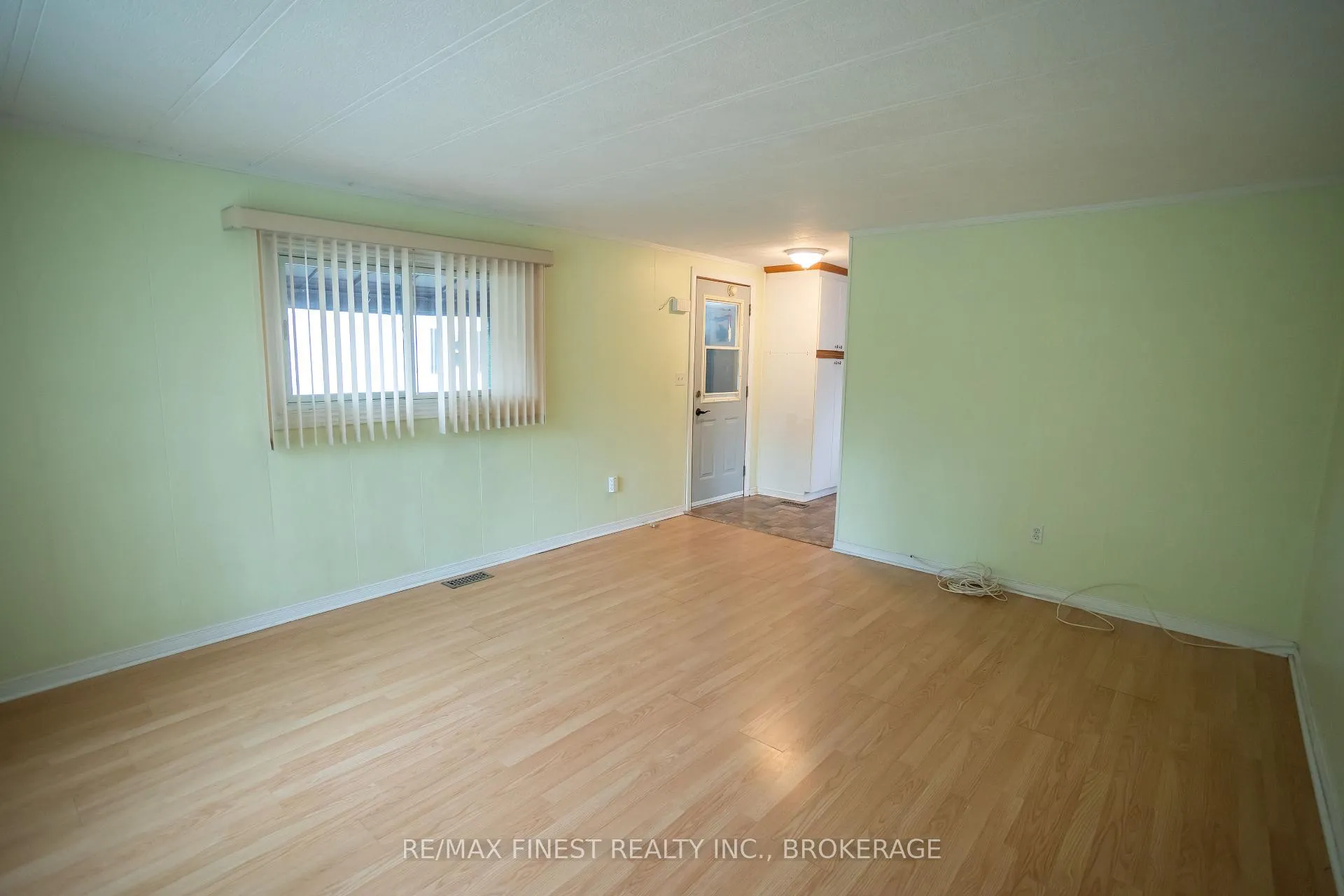 Photo 8 of 8 Abbey Glen Drive, Kingston, Rideau — HOMEH