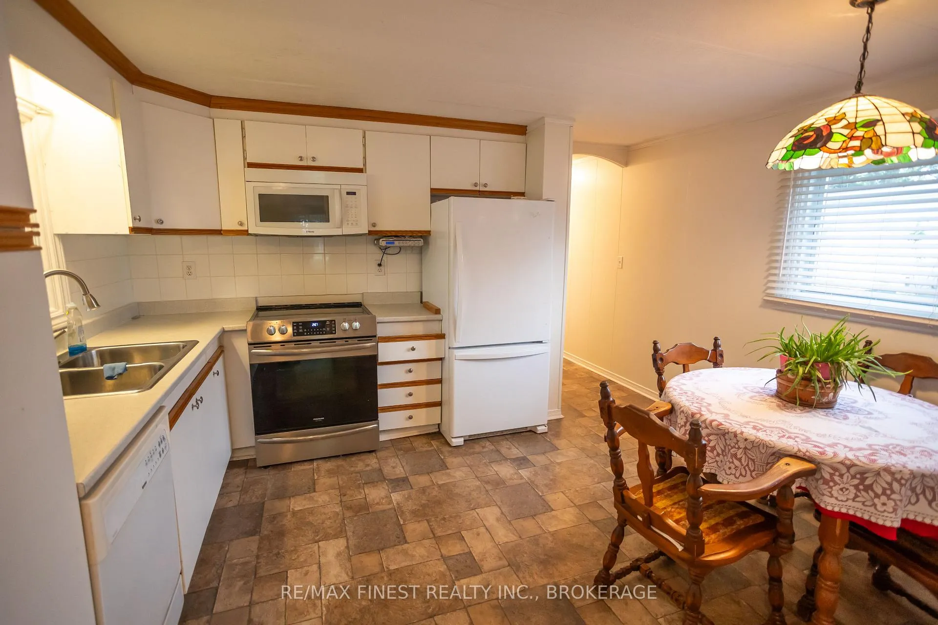 Photo 17 of 8 Abbey Glen Drive, Kingston, Rideau — HOMEH