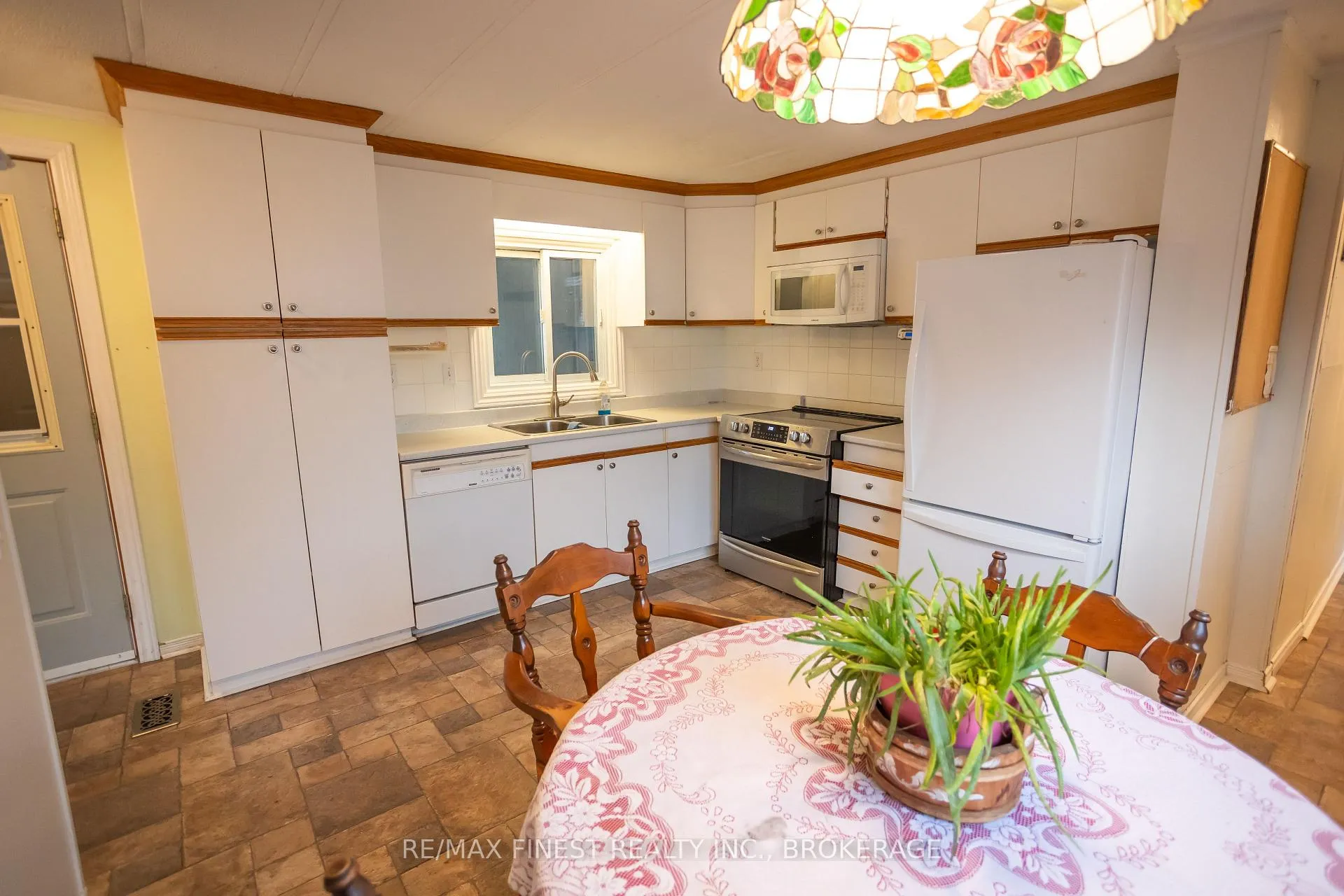 Photo 18 of 8 Abbey Glen Drive, Kingston, Rideau — HOMEH