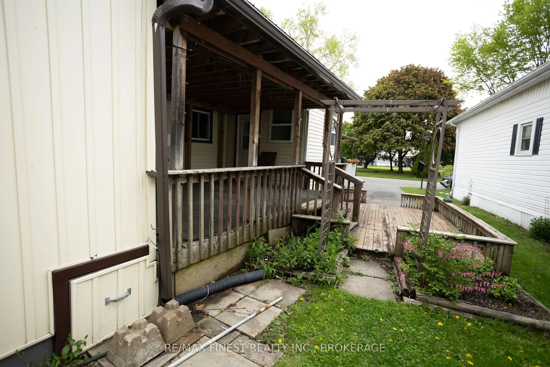 Photo 21 of 8 Abbey Glen Drive, Kingston, Rideau — HOMEH