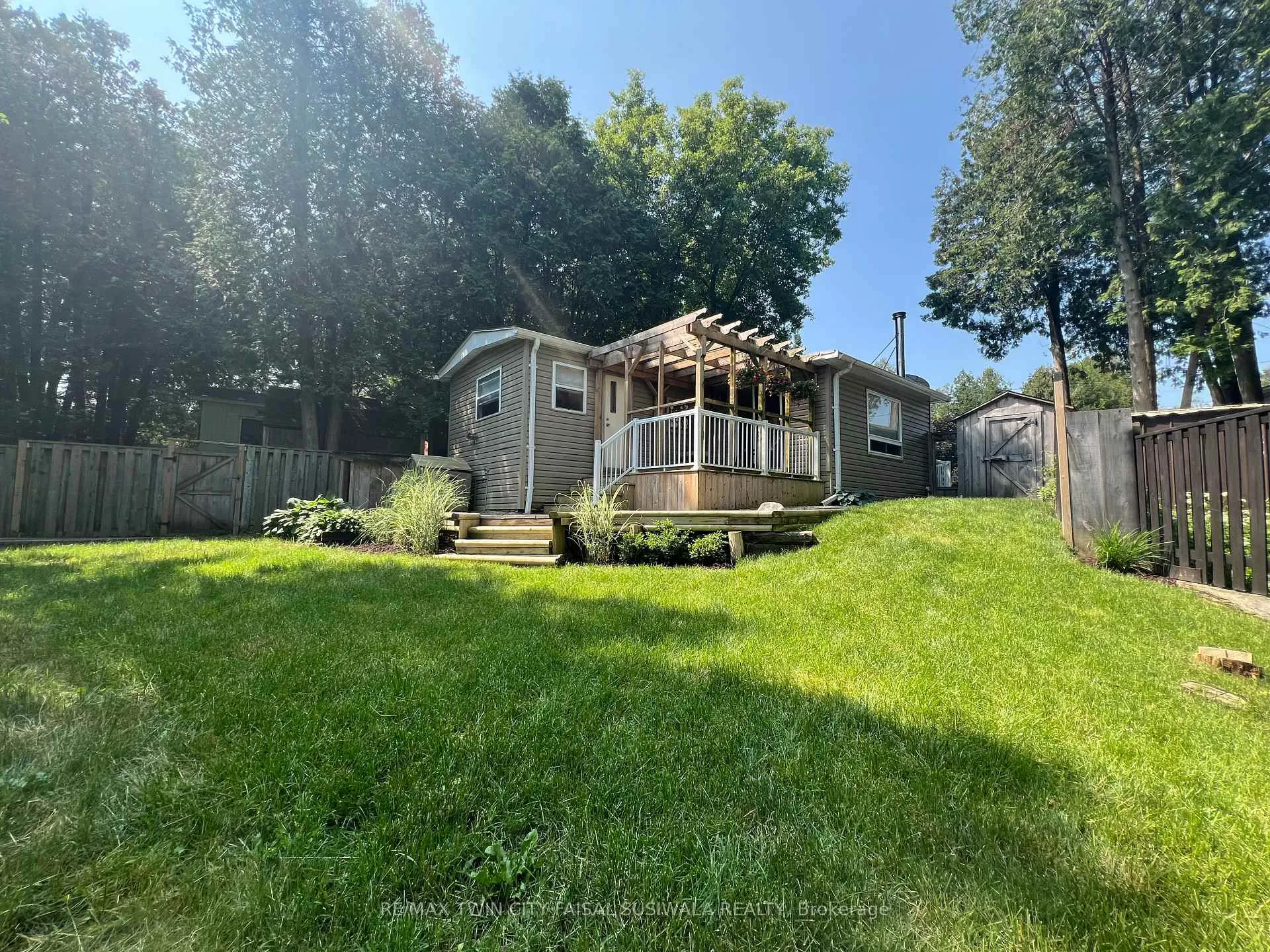 Photo 2 of Unit 36, 1085 10th Concession Road W, Hamilton, Rural Flamborough — HOMEH