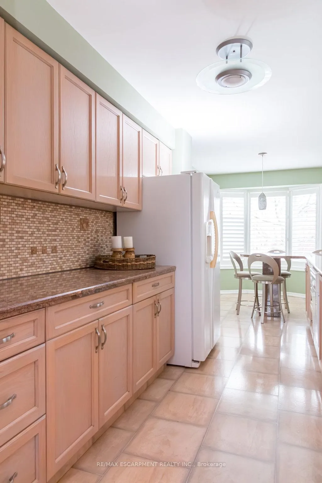 Photo 7 of 22 Beachgrove Crescent, Hamilton, Stoney Creek — HOMEH