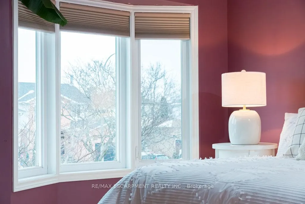 Photo 18 of 22 Beachgrove Crescent, Hamilton, Stoney Creek — HOMEH