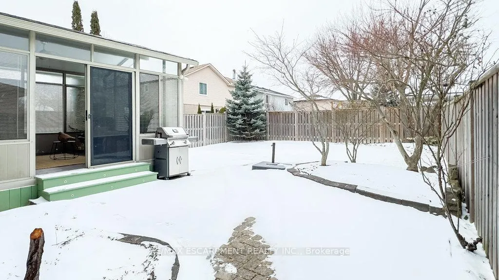 Photo 33 of 22 Beachgrove Crescent, Hamilton, Stoney Creek — HOMEH