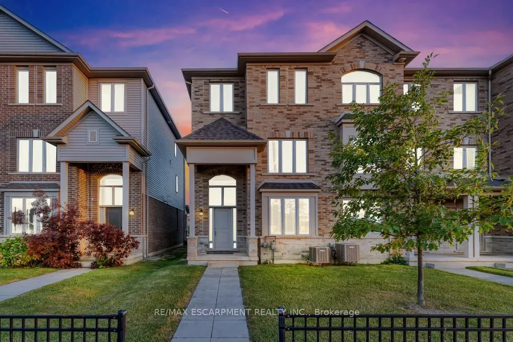 Photo 1 of 35 Crossings Way, Hamilton, Stoney Creek — HOMEH