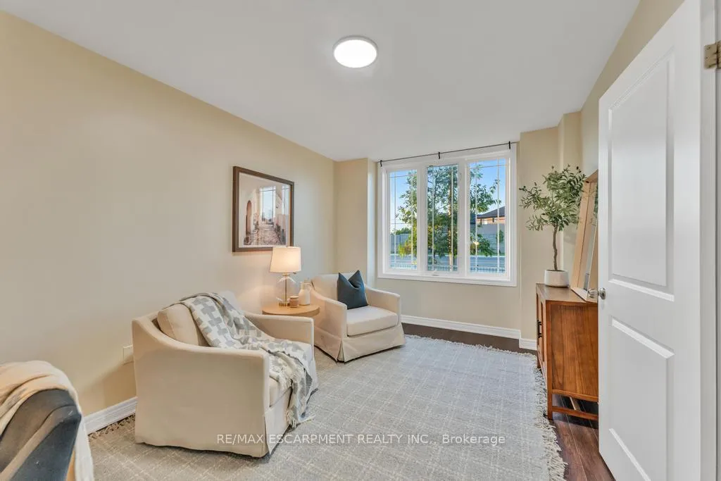 Photo 5 of 35 Crossings Way, Hamilton, Stoney Creek — HOMEH