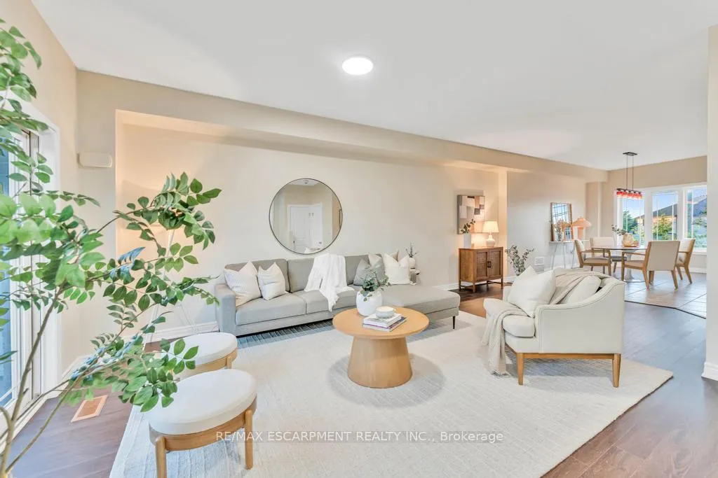 Photo 9 of 35 Crossings Way, Hamilton, Stoney Creek — HOMEH