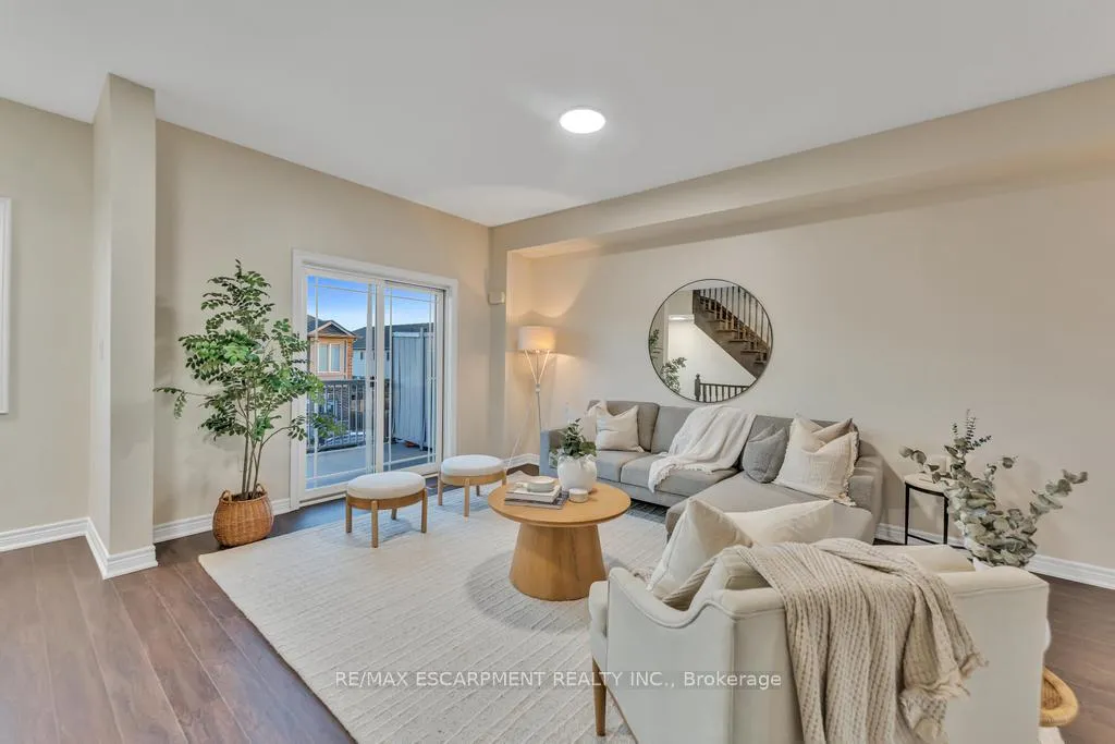 Photo 15 of 35 Crossings Way, Hamilton, Stoney Creek — HOMEH