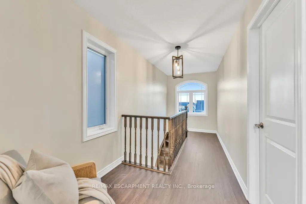Photo 16 of 35 Crossings Way, Hamilton, Stoney Creek — HOMEH
