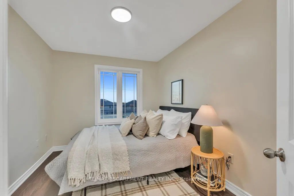 Photo 22 of 35 Crossings Way, Hamilton, Stoney Creek — HOMEH