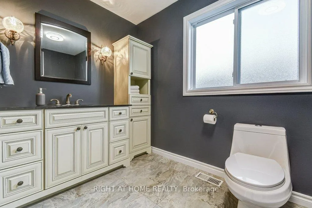 Photo 15 of 156 Gracehill Crescent, Hamilton, Rural Flamborough — HOMEH
