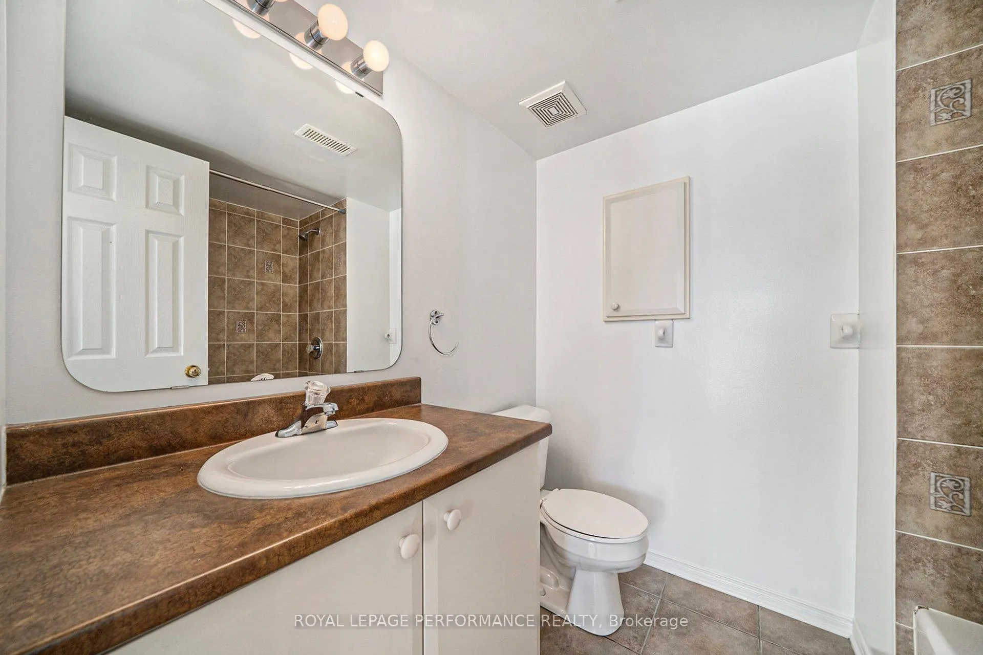 Photo 11 of Unit 52, 130 Berrigan Drive, Ottawa, Barrhaven - Longfields — HOMEH