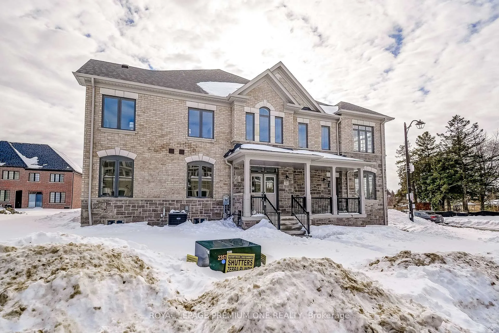 Photo 3 of 30 Hayrake Street, Brampton, Snelgrove — HOMEH