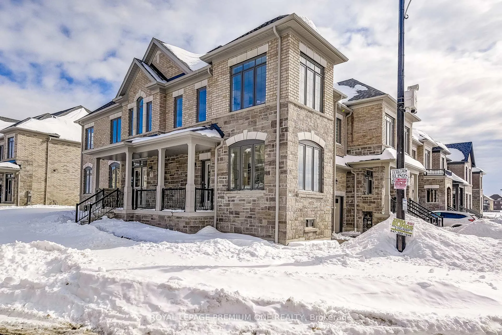 Photo 4 of 30 Hayrake Street, Brampton, Snelgrove — HOMEH