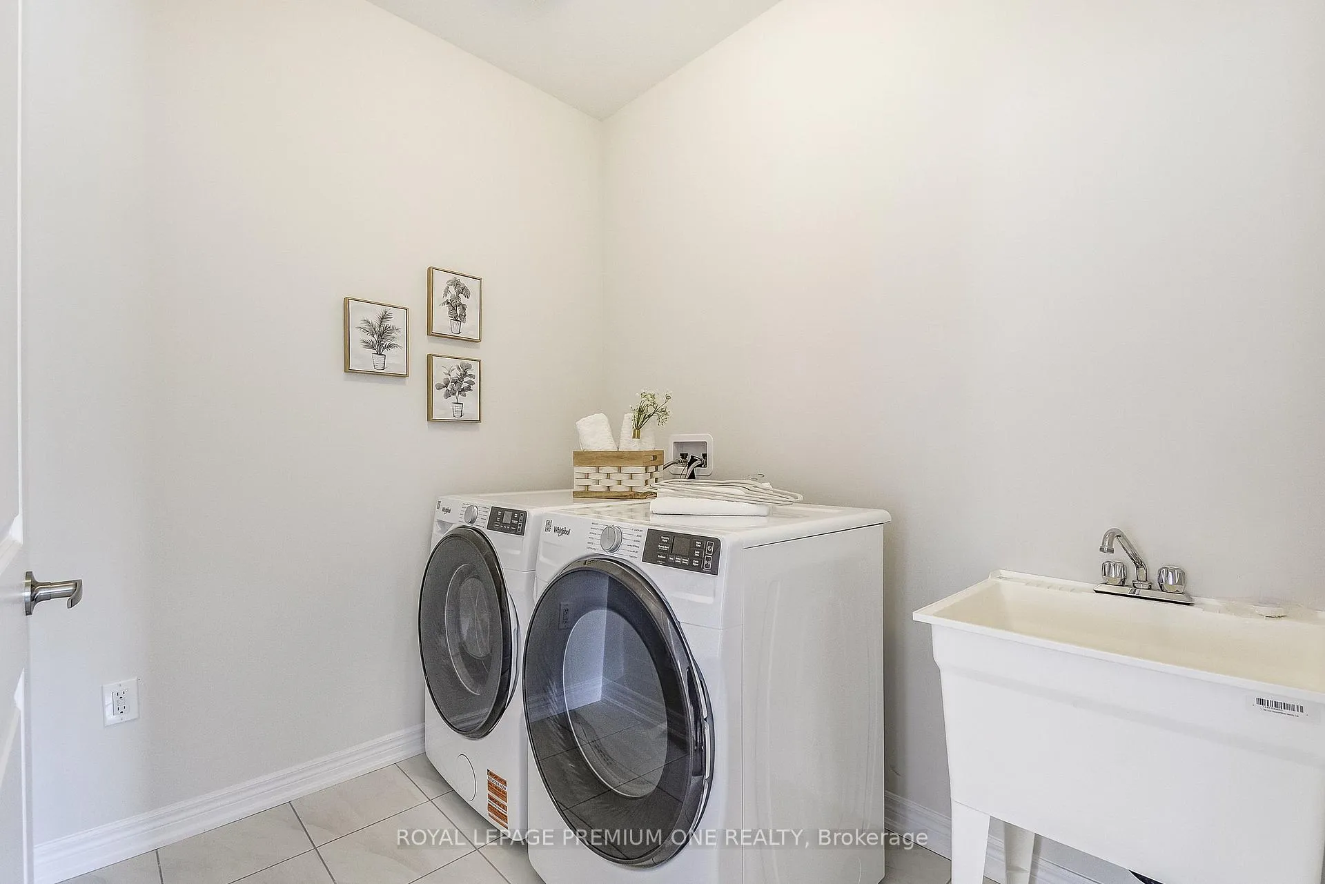 Photo 25 of 30 Hayrake Street, Brampton, Snelgrove — HOMEH