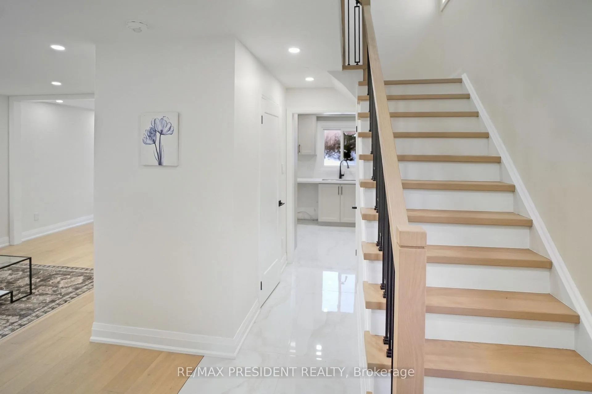 Photo 2 of 8 Northgate Boulevard, Brampton, Westgate — HOMEH