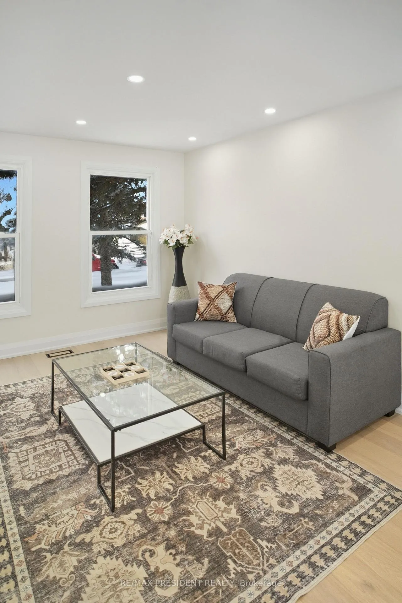 Photo 5 of 8 Northgate Boulevard, Brampton, Westgate — HOMEH