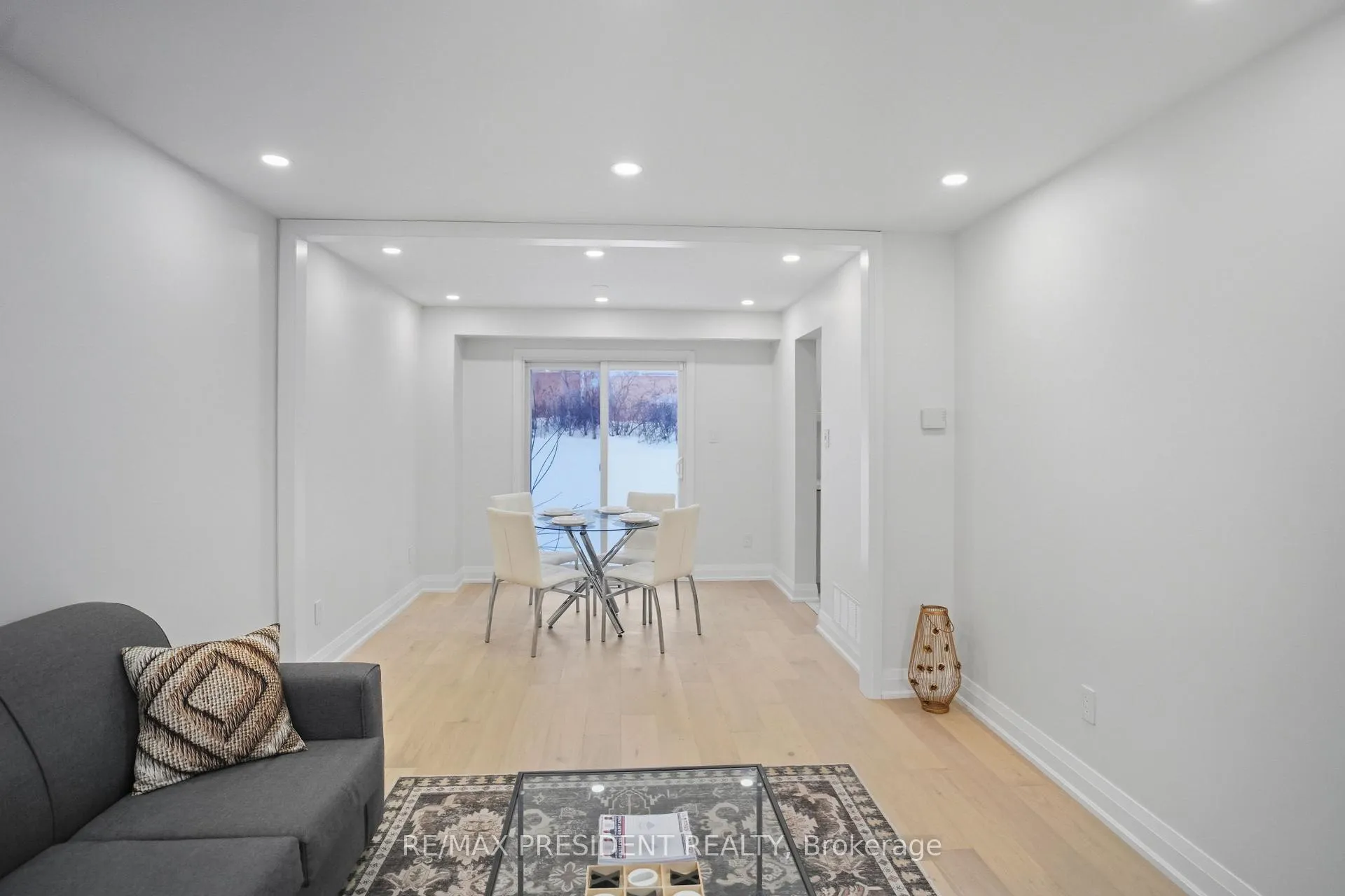 Photo 6 of 8 Northgate Boulevard, Brampton, Westgate — HOMEH