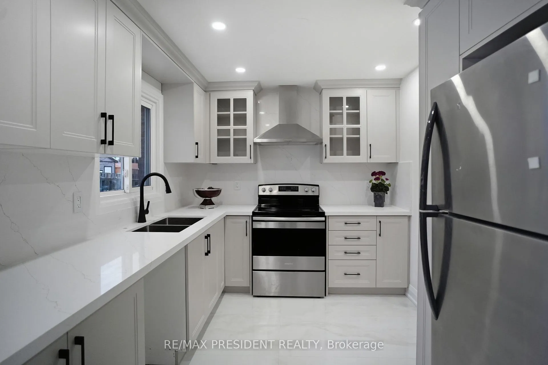 Photo 9 of 8 Northgate Boulevard, Brampton, Westgate — HOMEH