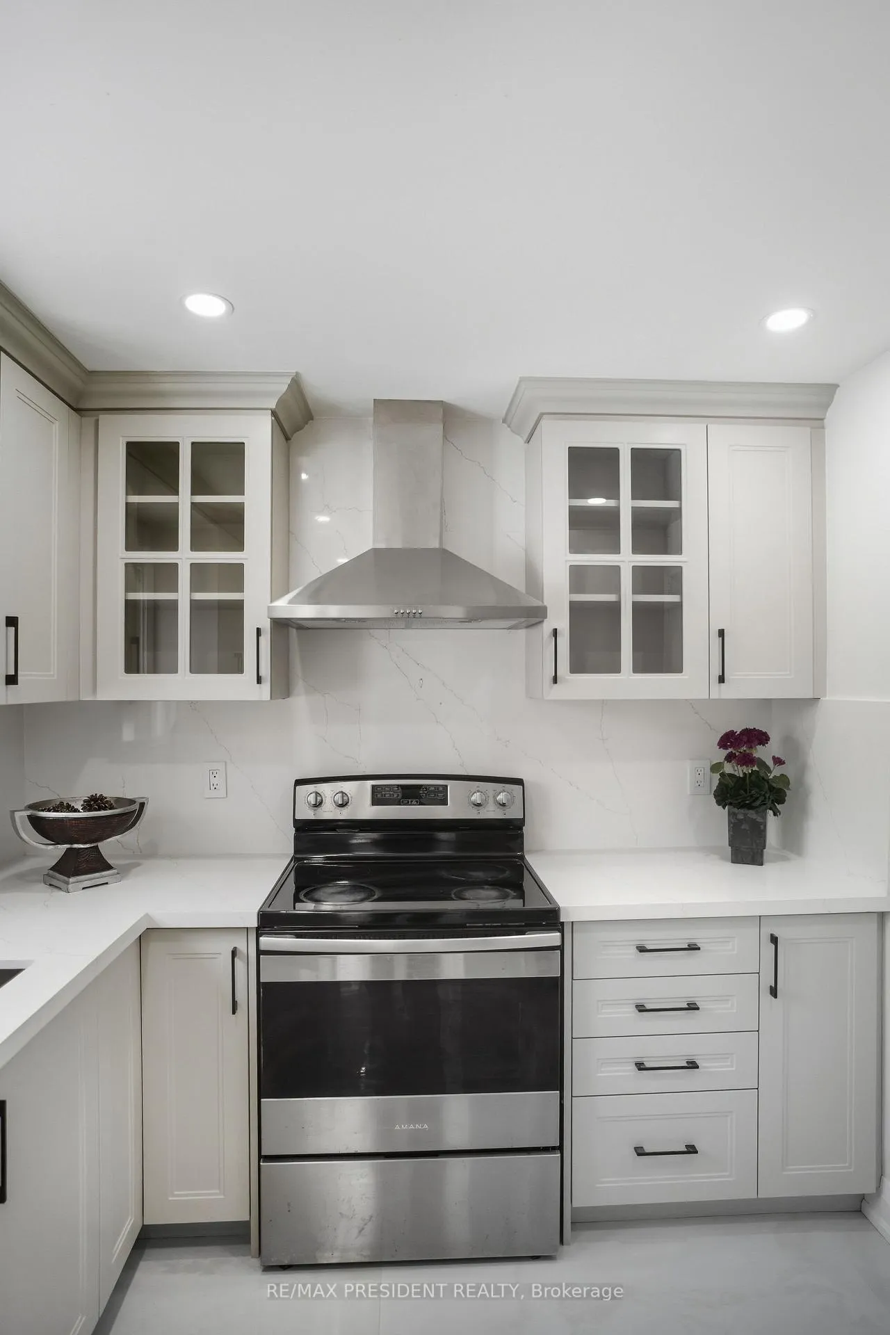 Photo 10 of 8 Northgate Boulevard, Brampton, Westgate — HOMEH