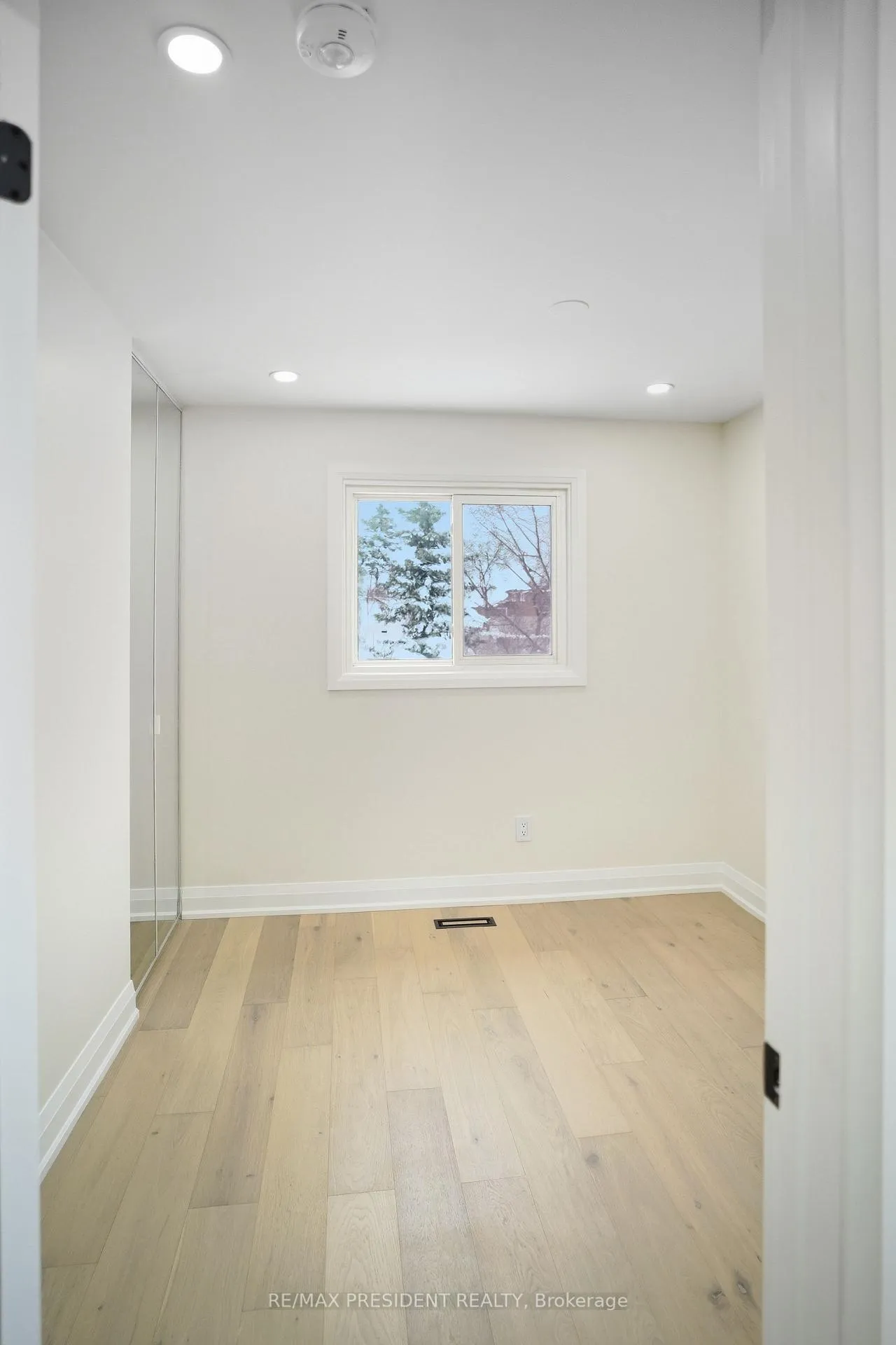 Photo 17 of 8 Northgate Boulevard, Brampton, Westgate — HOMEH