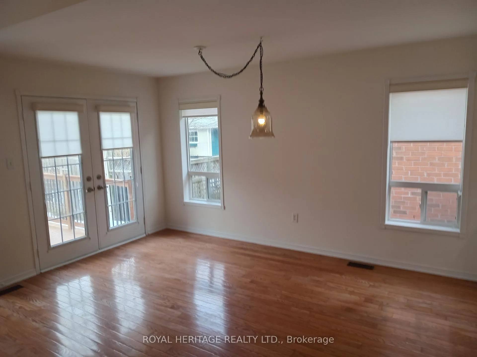 Photo 5 of 16 Corridale Avenue, Whitby, Brooklin — HOMEH