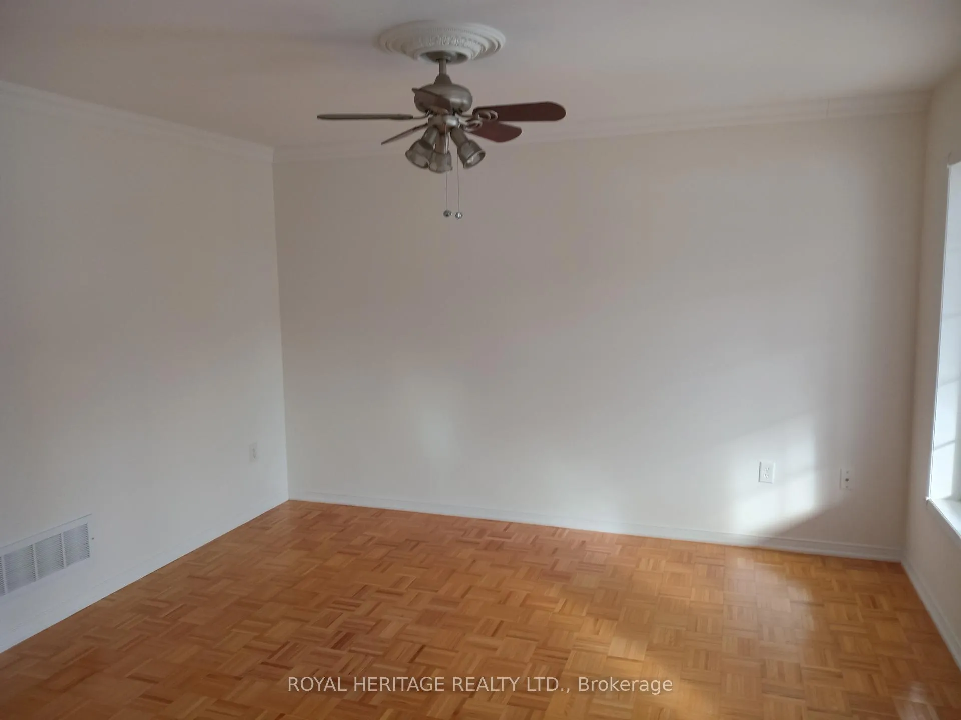 Photo 8 of 16 Corridale Avenue, Whitby, Brooklin — HOMEH