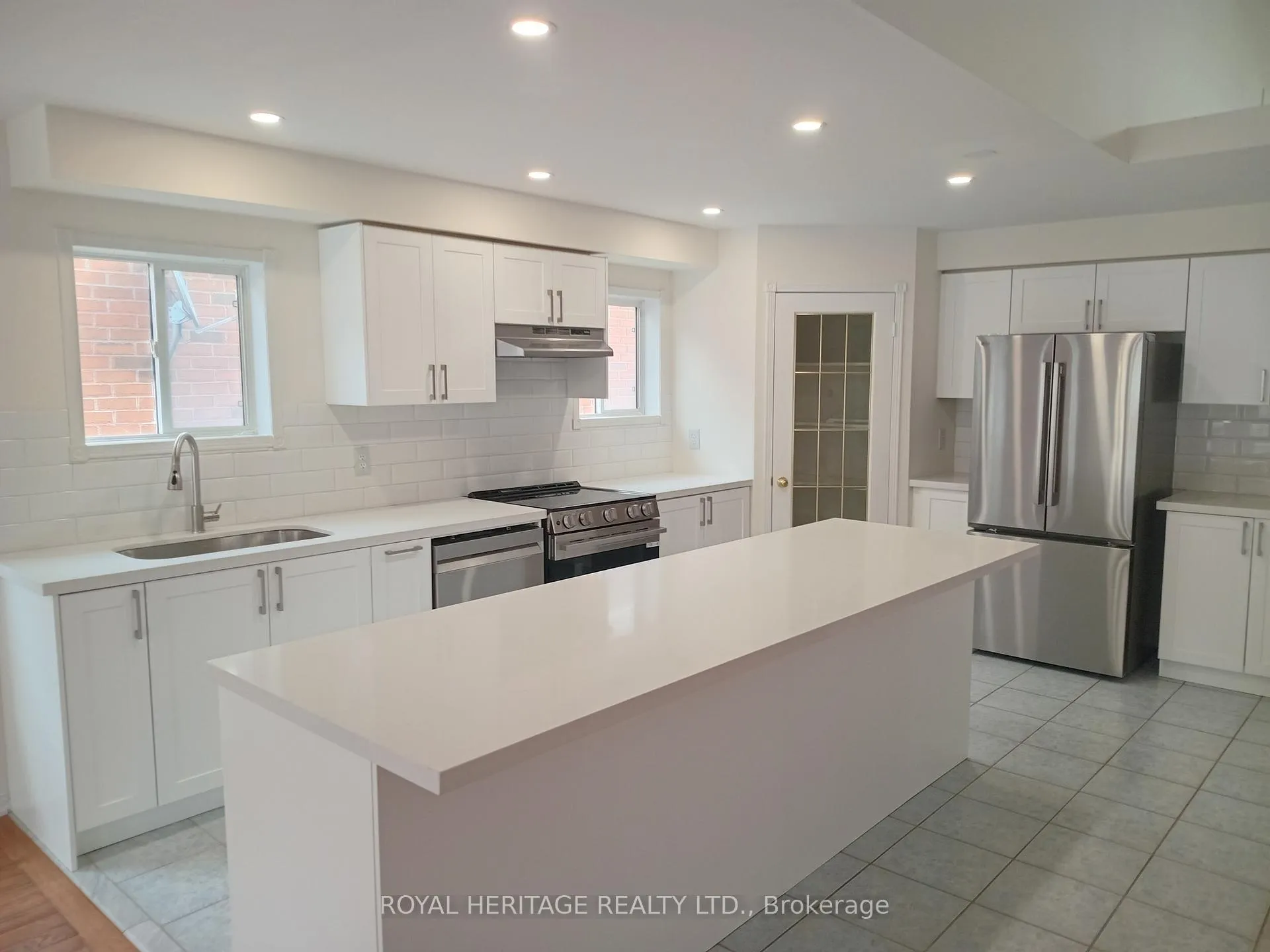 Photo 9 of 16 Corridale Avenue, Whitby, Brooklin — HOMEH