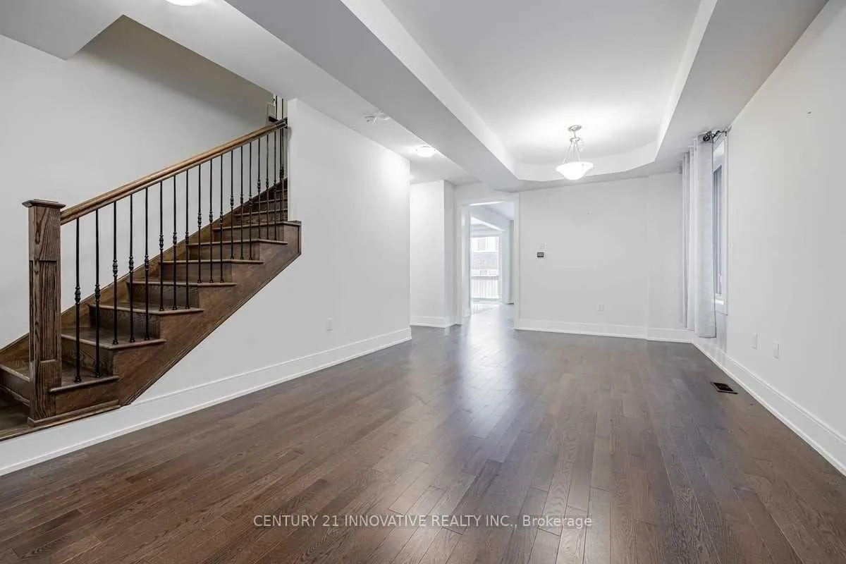 Photo 4 of 1042 Kingpeak Crescent, Pickering, Rural Pickering — HOMEH