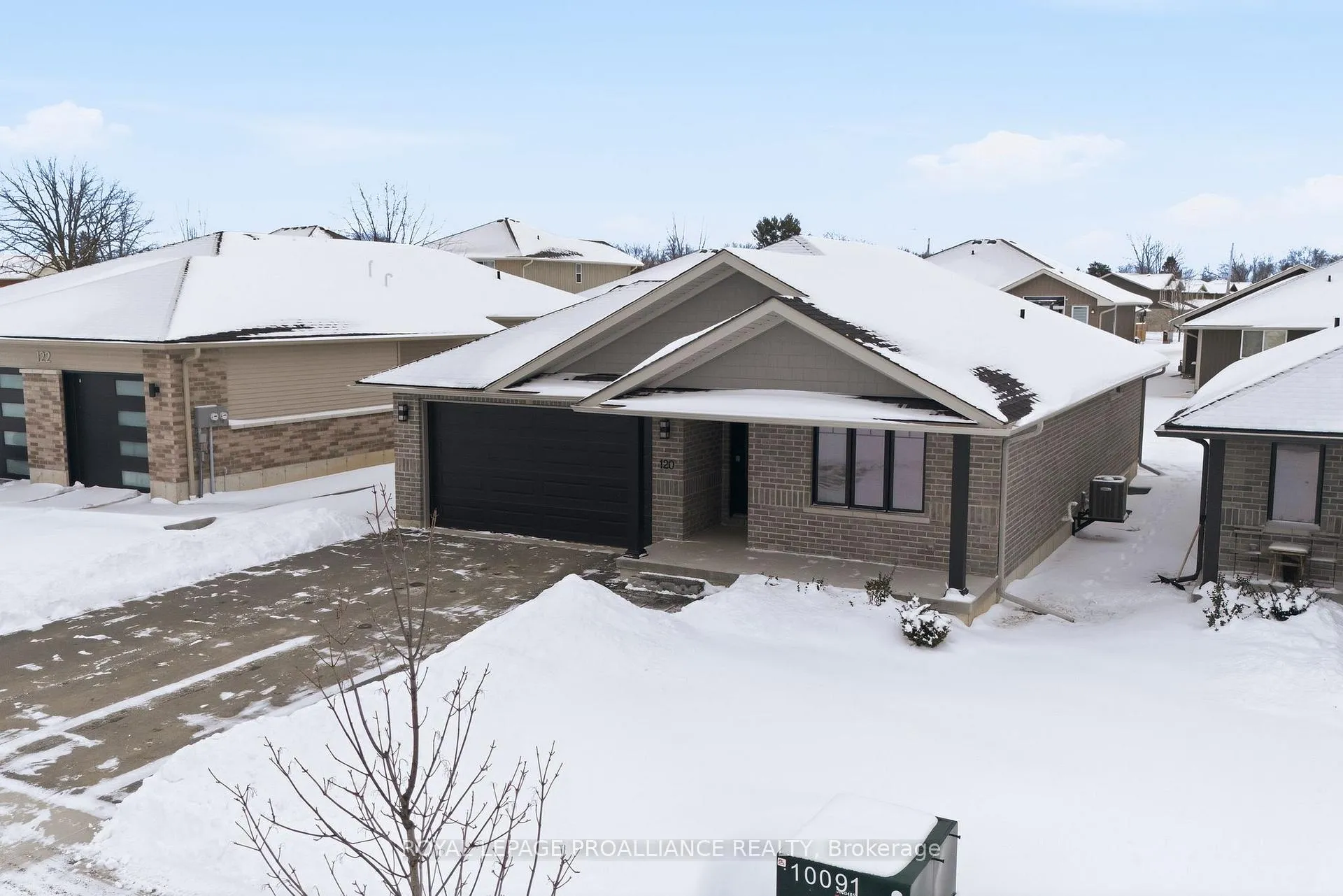 Photo 3 of 120 Hastings Park Drive, Belleville, Belleville Ward — HOMEH