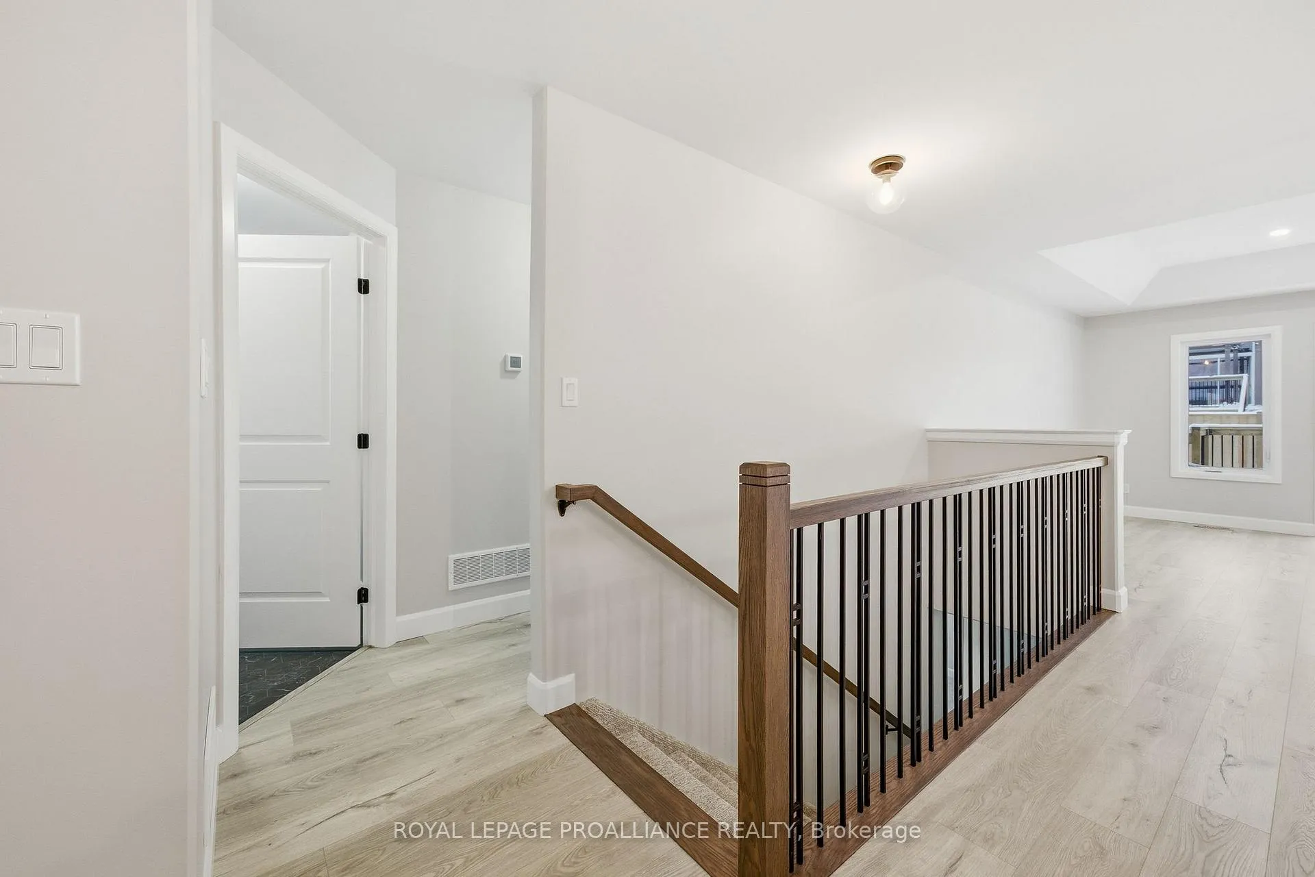 Photo 11 of 120 Hastings Park Drive, Belleville, Belleville Ward — HOMEH