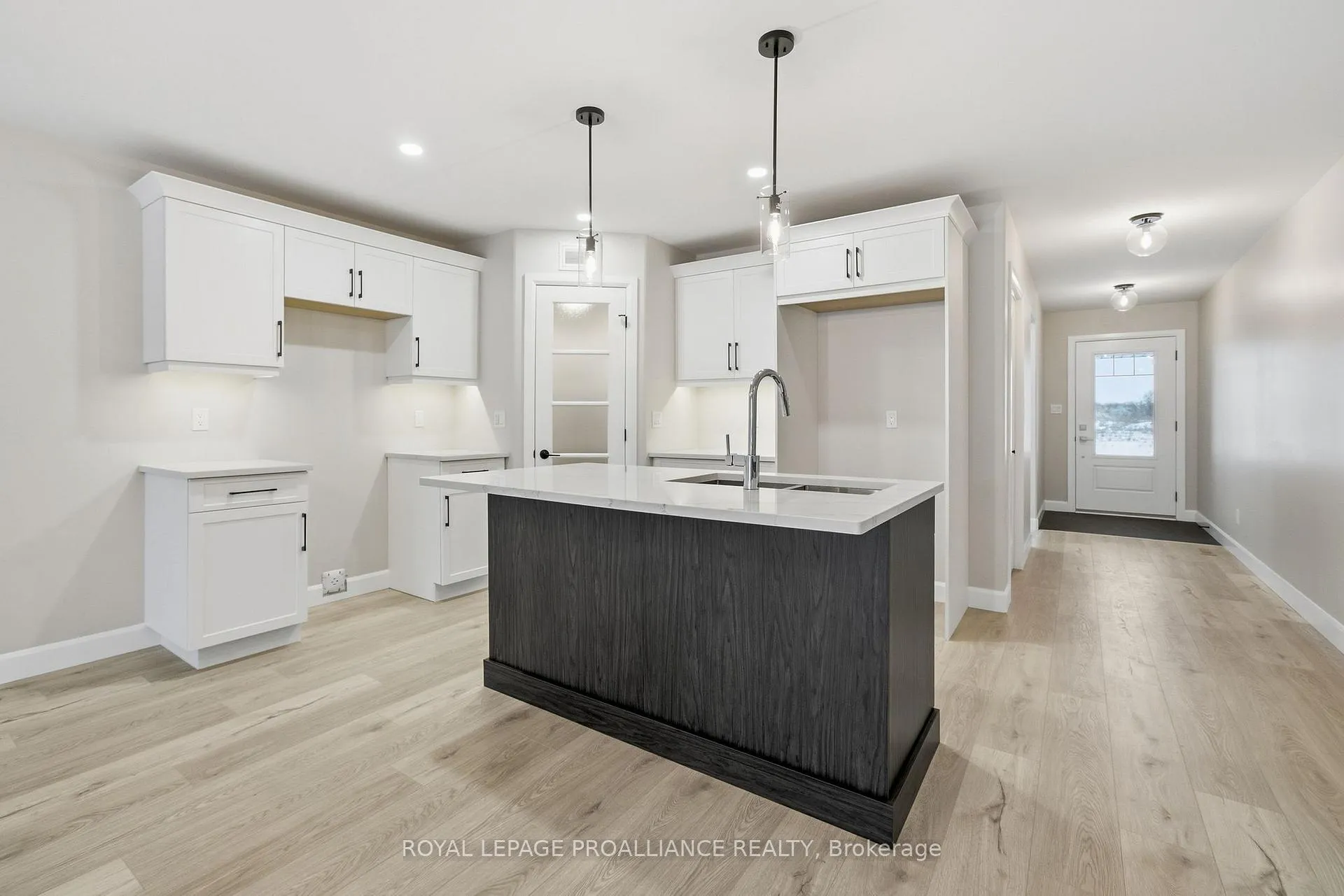 Photo 13 of 120 Hastings Park Drive, Belleville, Belleville Ward — HOMEH
